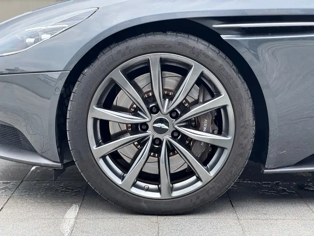 Aston Martin DB11 2019 4.0T V8 Coupe купить на сайте DeffCars