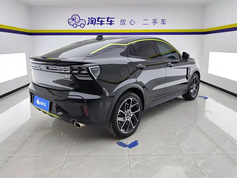 Lynk & Co 05 2022 2.0TD two-wheel drive shines Halo купить на сайте DeffCars