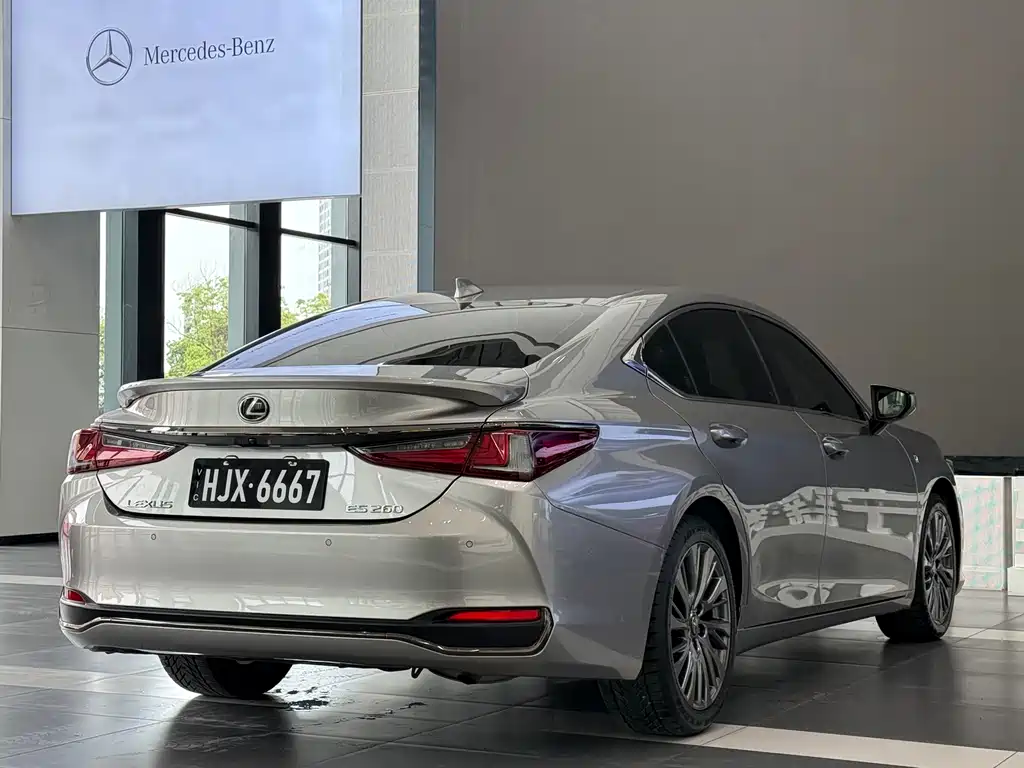 Lexus ES 2020 260 F SPORT купить на сайте DeffCars