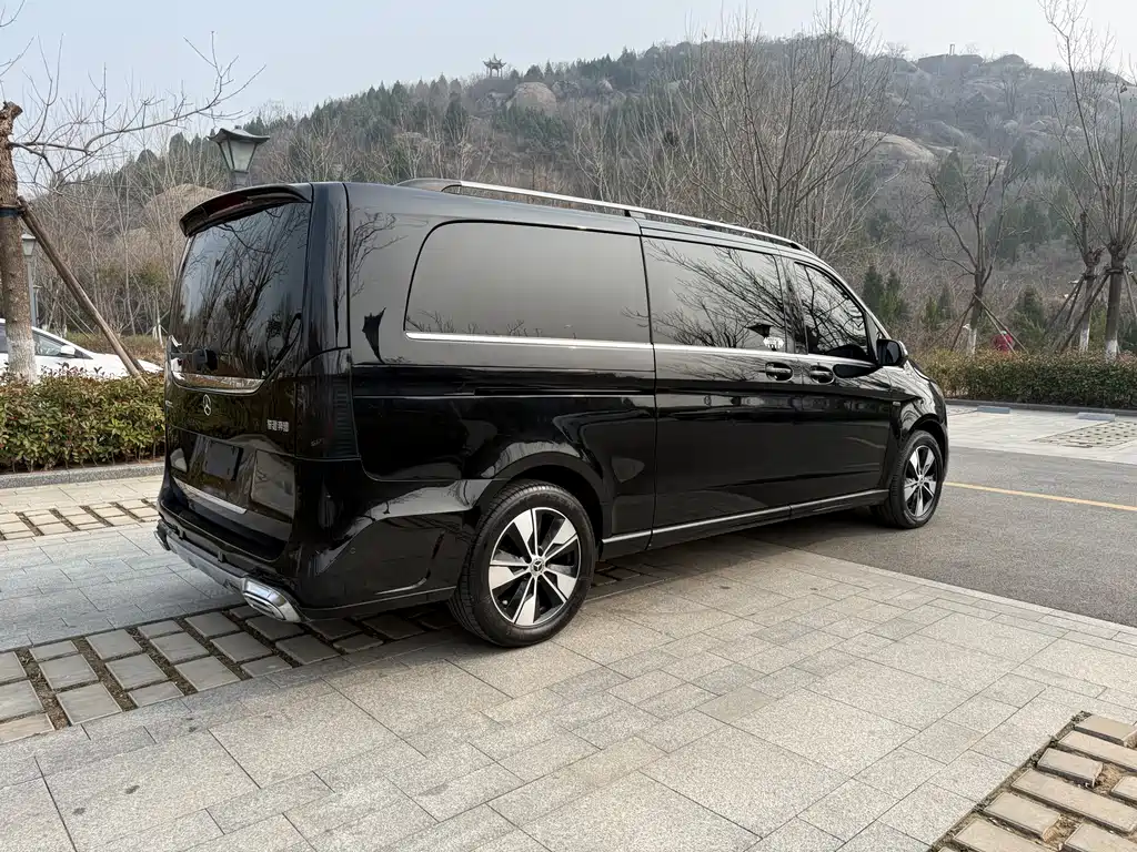 Mercedes-Benz V-Class 2022 V 260 L Long Wheelbase Premium Edition купить на сайте DeffCars