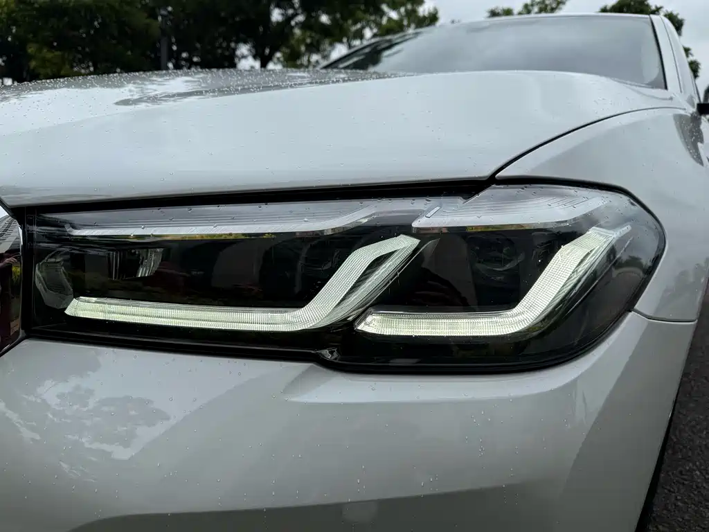 BMW 5 Series 2021 525Li Luxury Package купить на сайте DeffCars