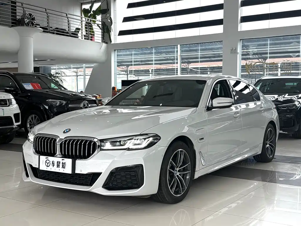 BMW 5 Series New Energy 2022 535Le M Sports Package купить на сайте DeffCars