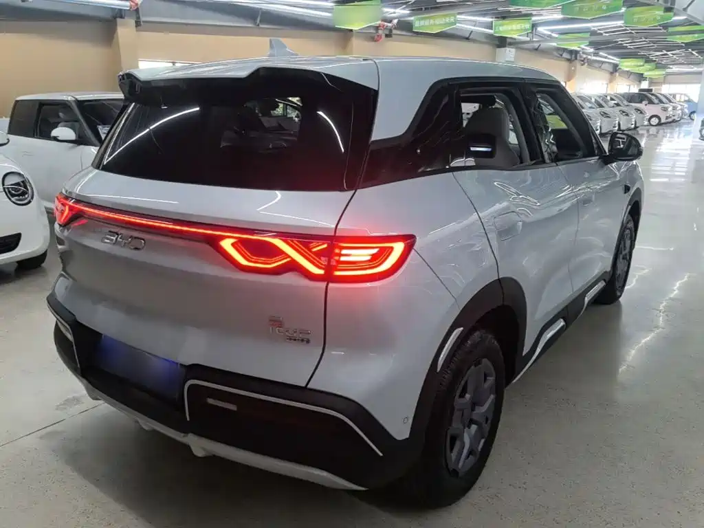 Yuan UP 2025 Smart Driving Edition 401KM Vitality Edition купить на сайте DeffCars