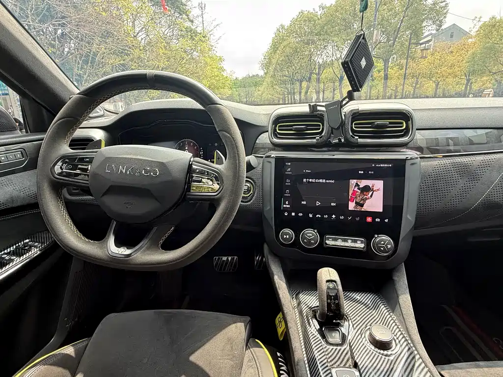 Lynk & Co 03 2021 03+ 2.0TD automatic performance package version купить на сайте DeffCars