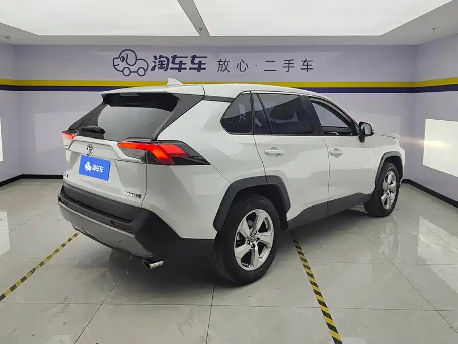 RAV4 Rongfang 2022 2.0L CVT two-wheel drive fashion version купить на сайте DeffCars