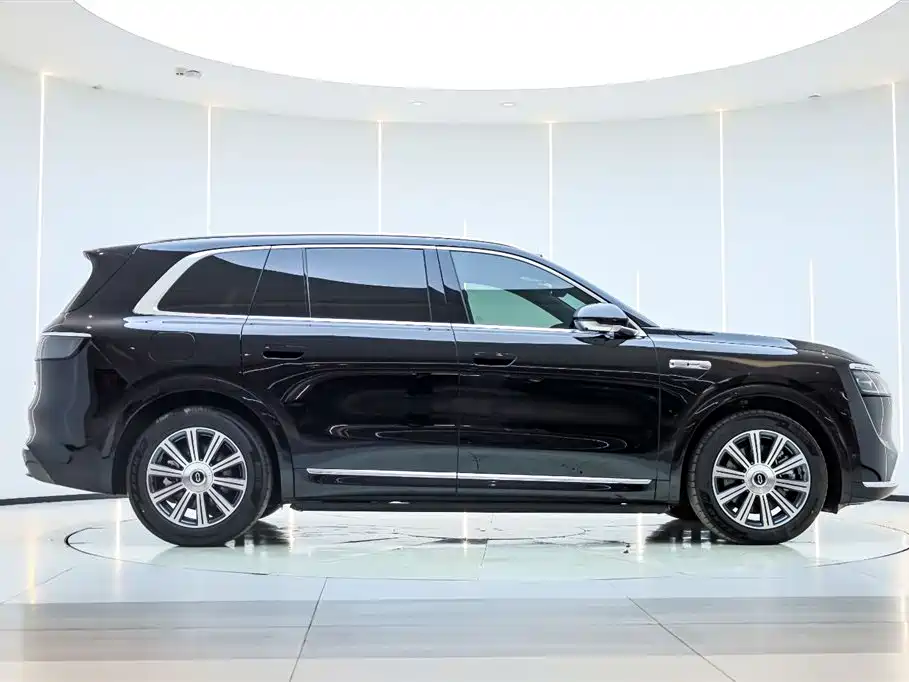 问界M8 2025款 增程 Max+版 53.4kWh 5座版 192线激光雷达） купить на сайте DeffCars