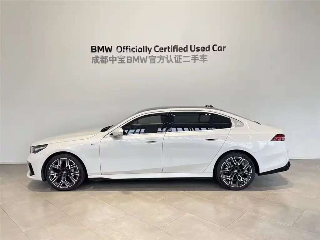 BMW 5 Series 2025 530Li Exclusive M Sports Package купить на сайте DeffCars
