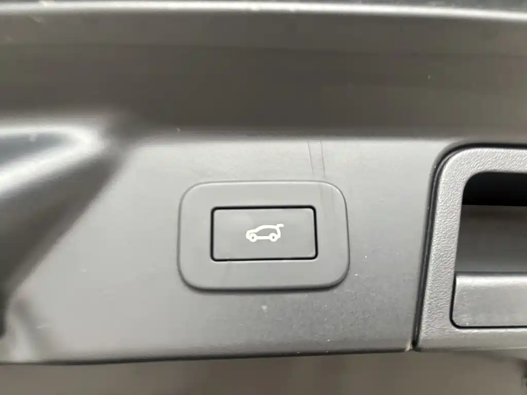 Range Rover Velar 2025 Dynamic SE купить на сайте DeffCars