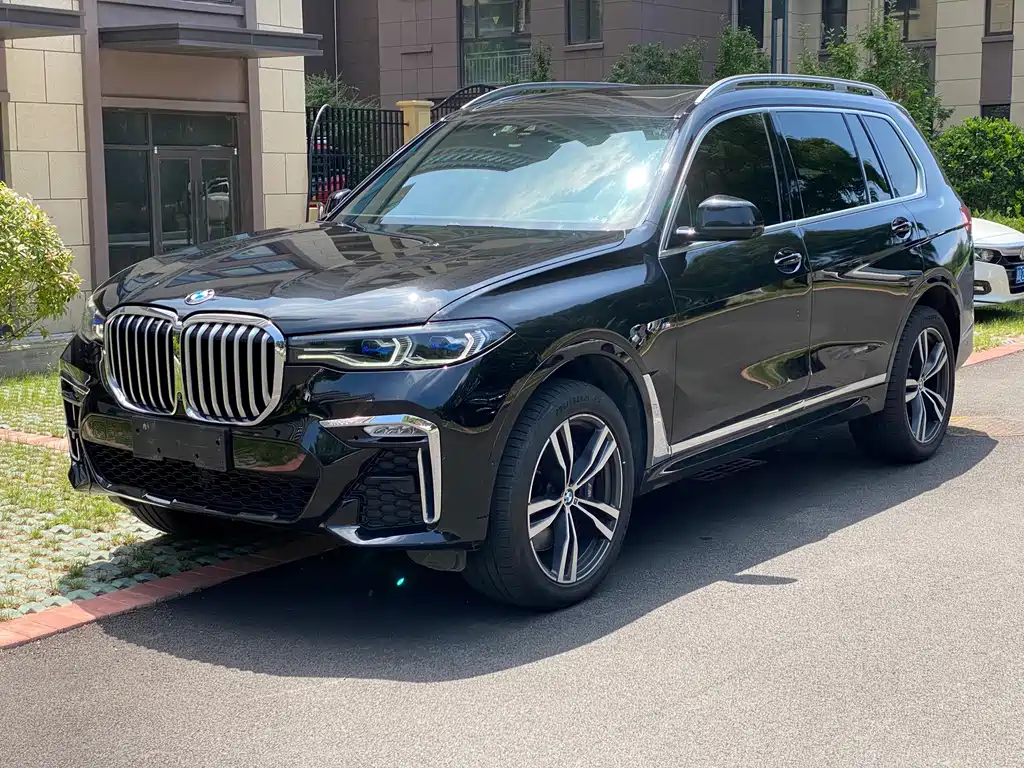 BMW X7 2021 facelift xDrive40i exclusive M sports package купить на сайте DeffCars