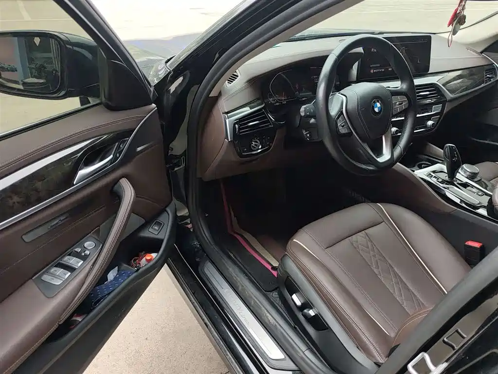 BMW 5 Series 2021 525Li Luxury Package купить на сайте DeffCars