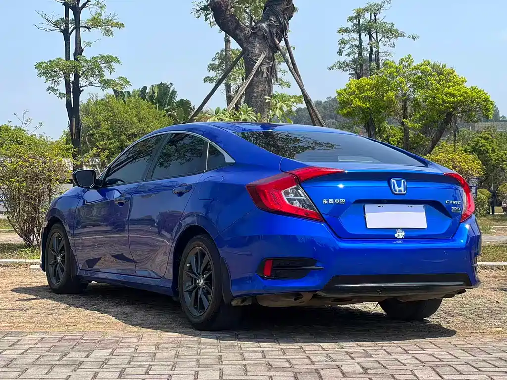 Civic 2019 220TURBO CVT Dynamic Edition National V купить на сайте DeffCars