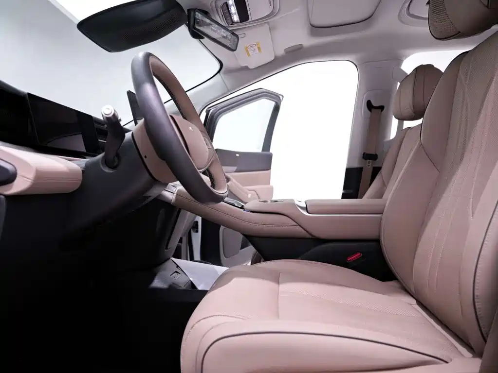 Xpeng X9 2025 pure electric 740 long battery life Max купить на сайте DeffCars