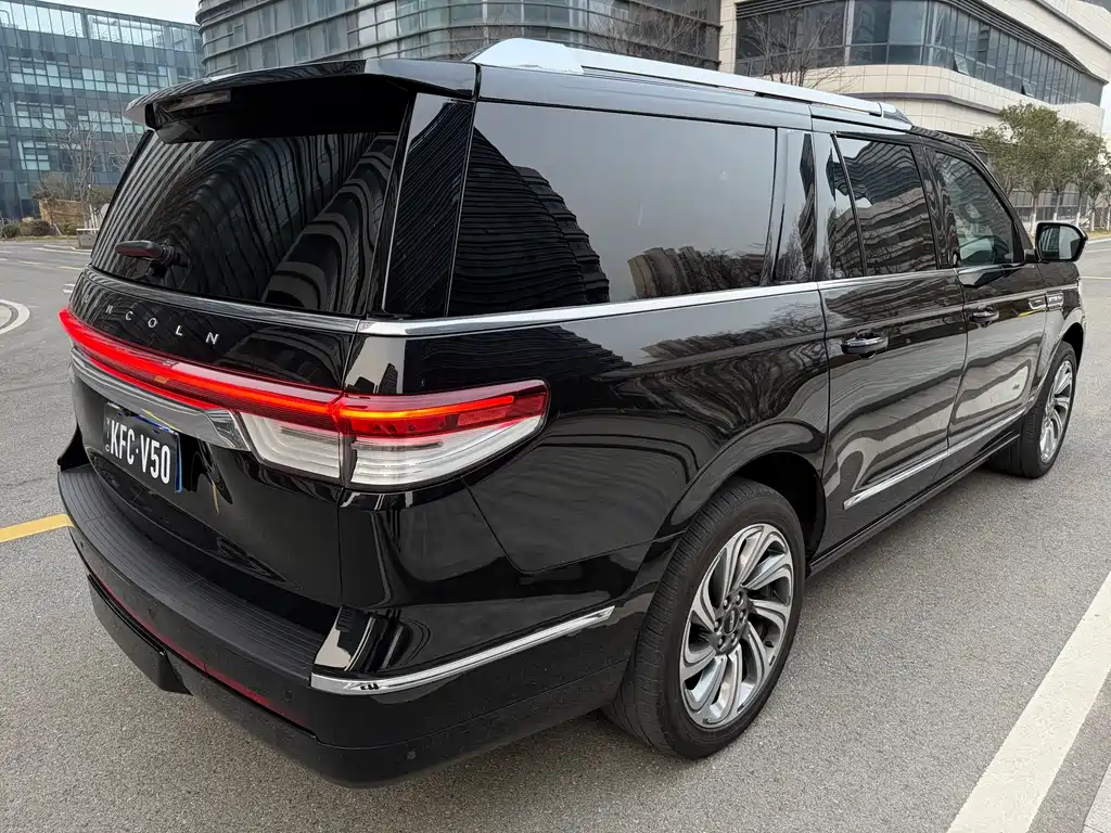 Navigator 2022 3.5T Long Axis Presidential Edition купить на сайте DeffCars