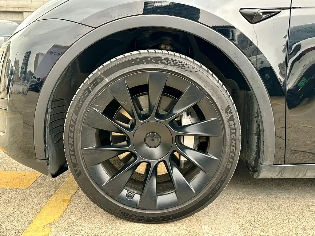 Model Y 2023 rear-wheel drive version купить на сайте DeffCars