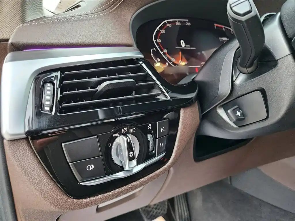 BMW 5 Series 2020 530Li Leading Luxury Package купить на сайте DeffCars
