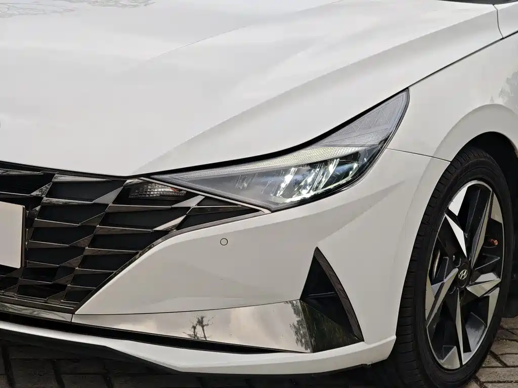 Elantra 2022 1.5L CVT LUX Premium Edition купить на сайте DeffCars