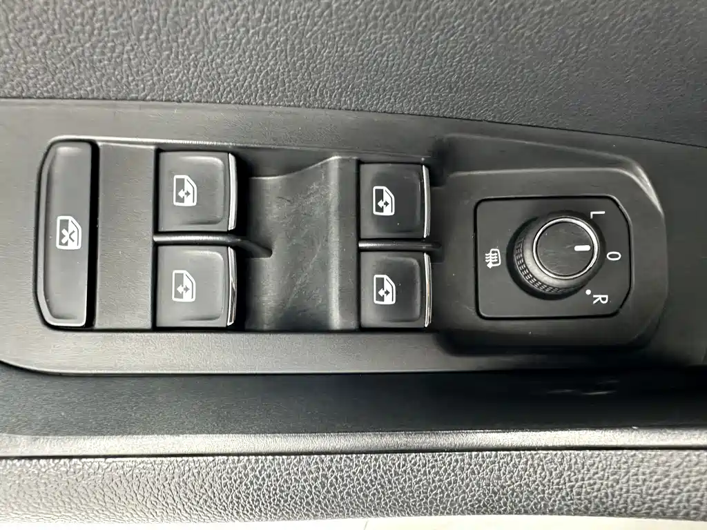 Karoq 2022 TSI280 Premium Edition купить на сайте DeffCars