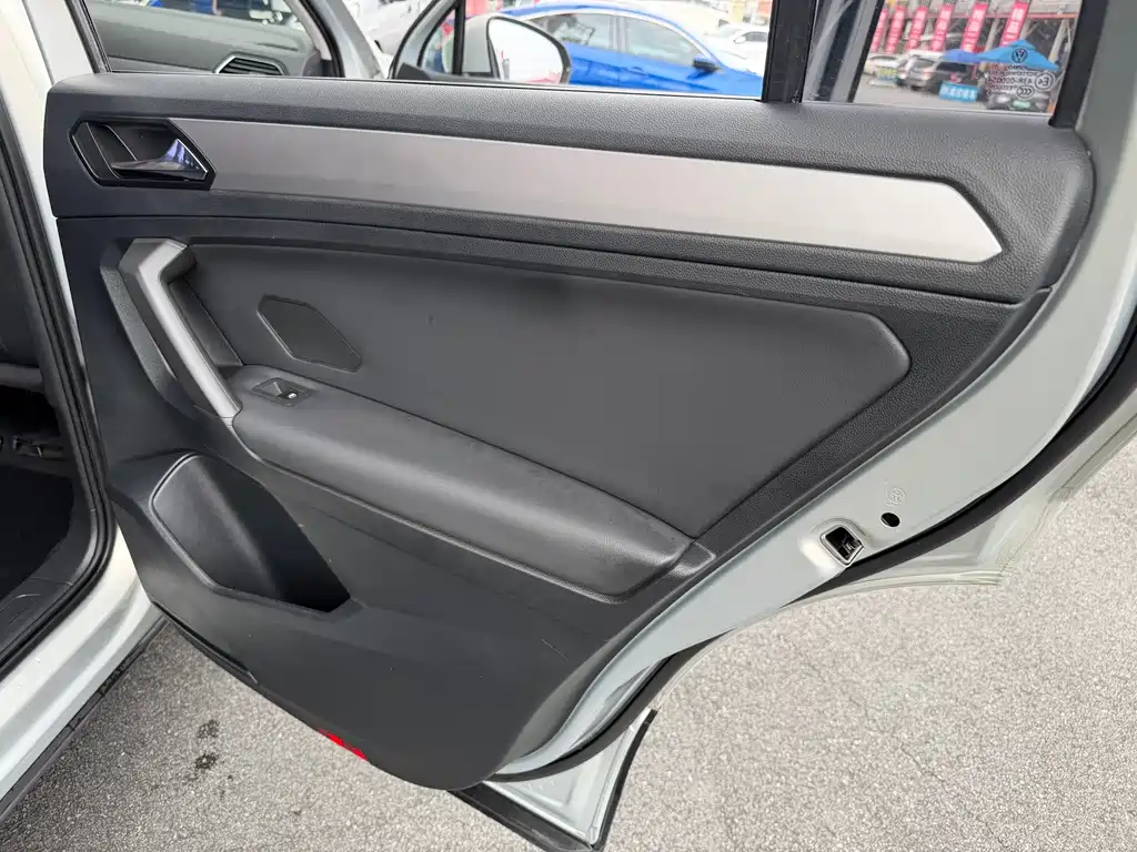 Tiguan L 2019 330TSI automatic two-wheel drive fashion version National VI купить на сайте DeffCars