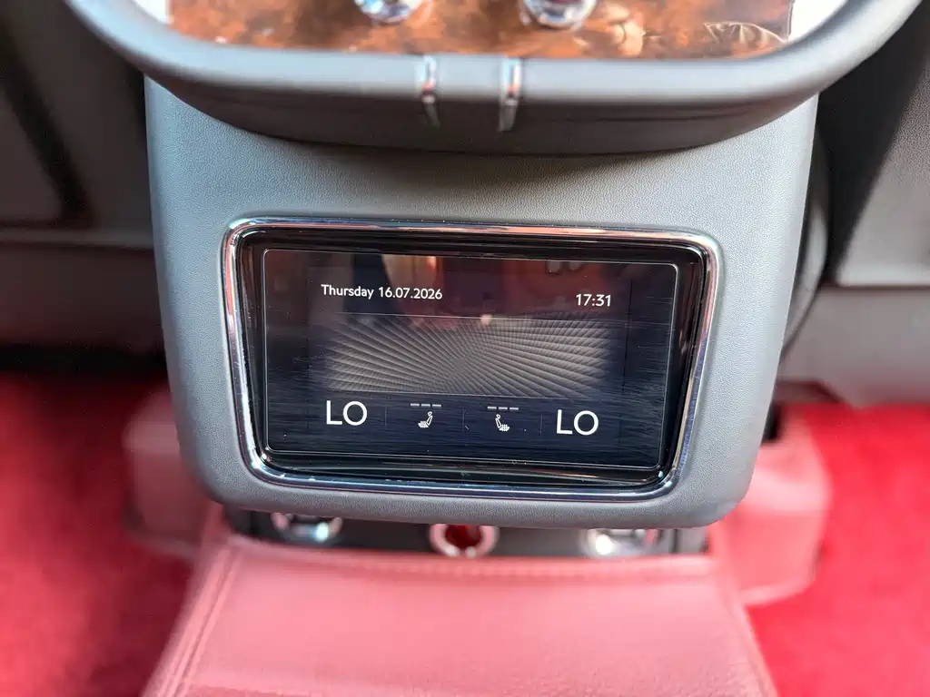 Bentayga 2021 4.0T V8 купить на сайте DeffCars