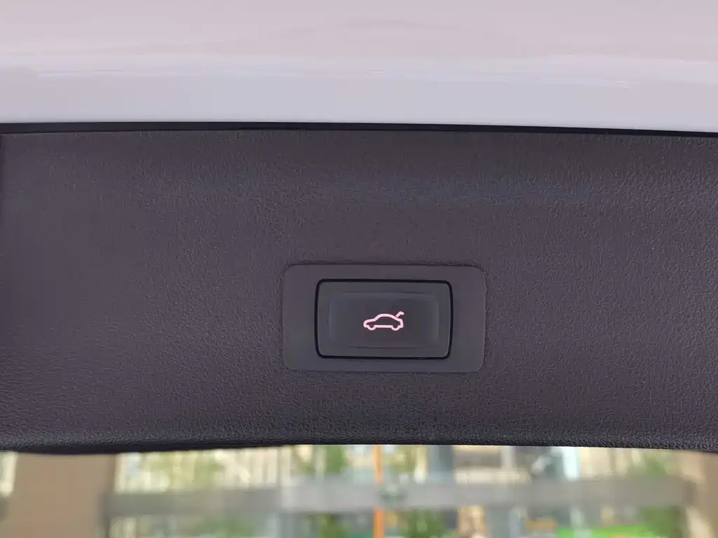 Audi Q3 2018 30th Anniversary Model 30 TFSI Fashion Model купить на сайте DeffCars