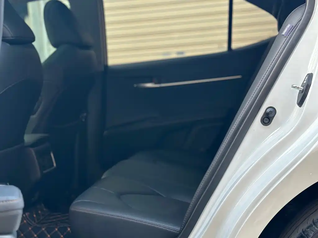 Camry 2023 2.5G Deluxe Edition купить на сайте DeffCars