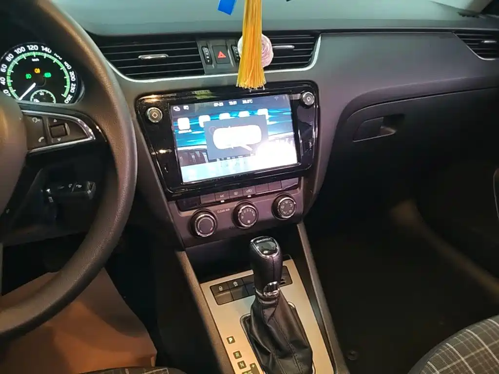 Octavia 2019 1.5L automatic comfort version купить на сайте DeffCars