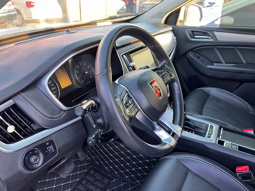 Roewe RX5 2018 20T two-wheel drive automatic flagship version купить на сайте DeffCars