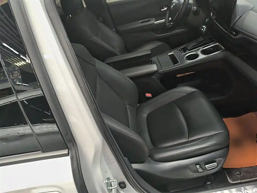 SIENNA 2023 2.5L Hybrid Premium Edition купить на сайте DeffCars