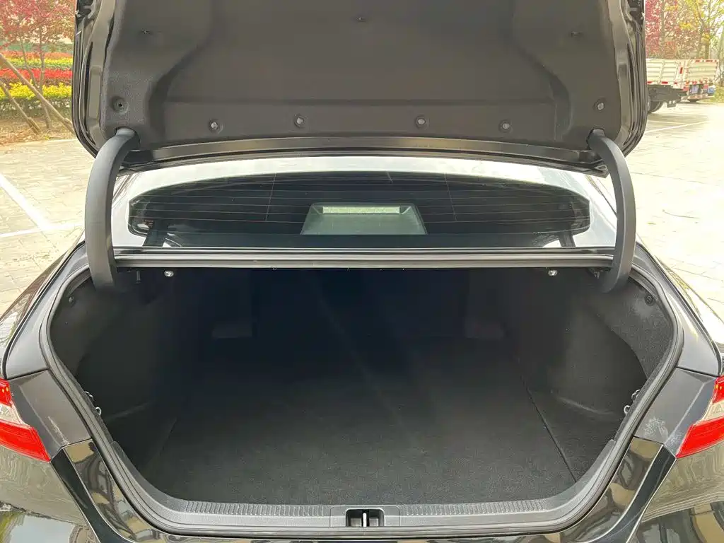 Camry 2021 2.0G Deluxe Edition купить на сайте DeffCars