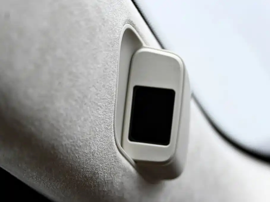 Wenjie M8 2025 extended range Ultra version 53.4kWh 6-seat version 192-line lidar) купить на сайте DeffCars