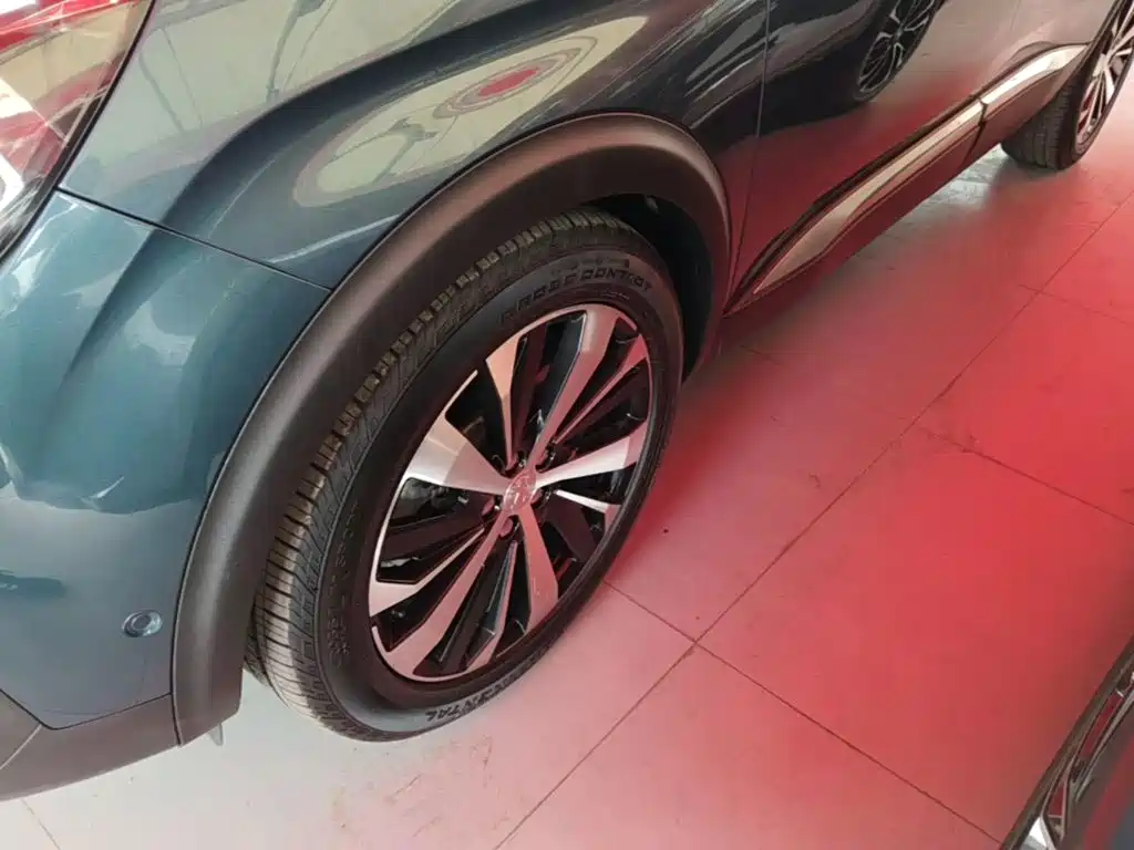Peugeot 5008 2017 380THP 7-seat luxury version купить на сайте DeffCars