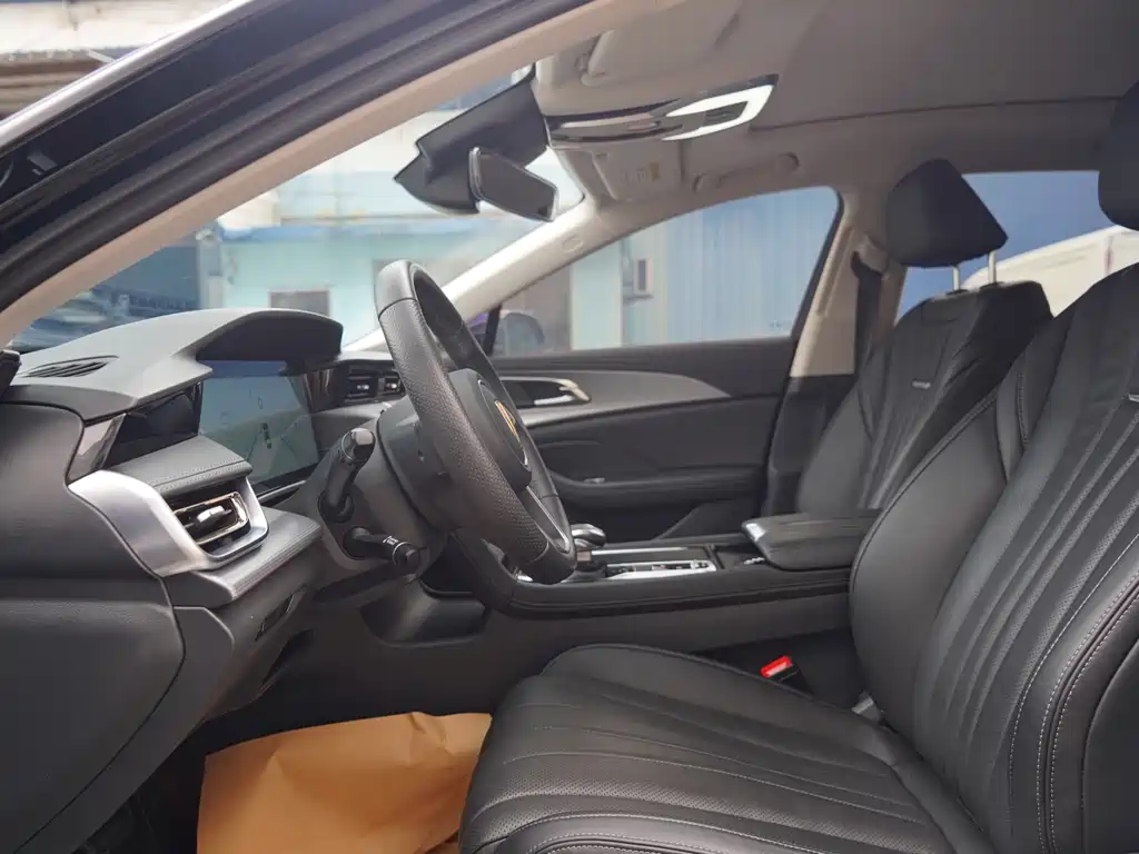 Hongqi H5 2024 2.0T Automatic Zhilianqichang Edition купить на сайте DeffCars