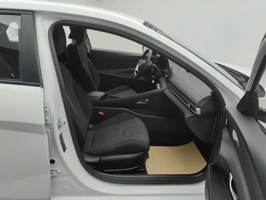 Elantra 2023 1.5L CVT GLS Leading Edition купить на сайте DeffCars