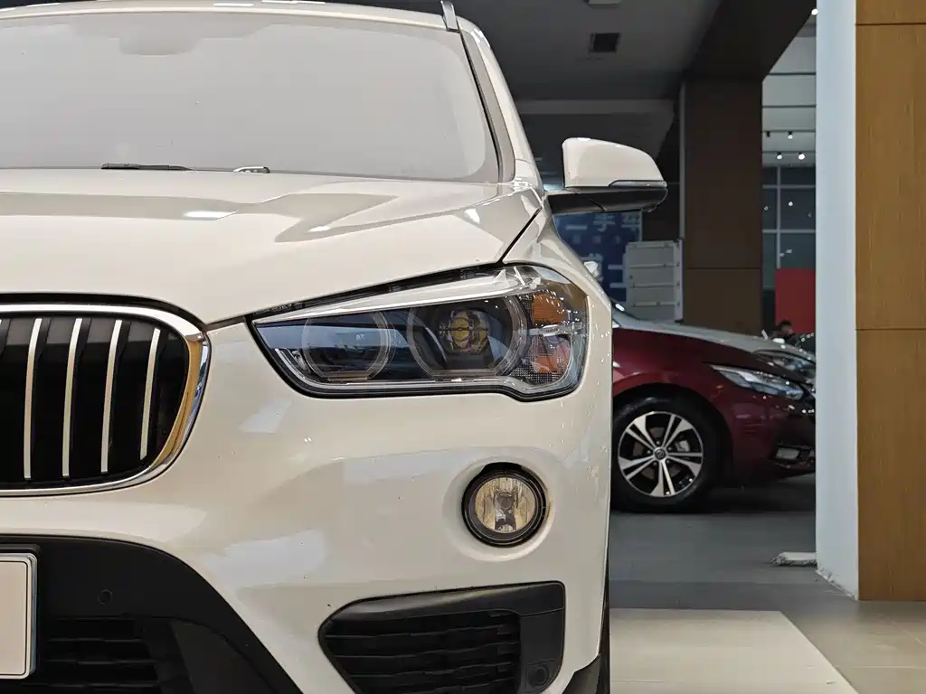BMW X1 2016 sDrive18Li Exclusive Model купить на сайте DeffCars