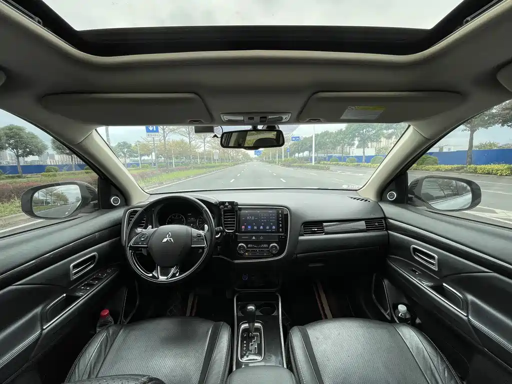 Outlander 2018 2.4L four-wheel drive elite version 5 seats купить на сайте DeffCars