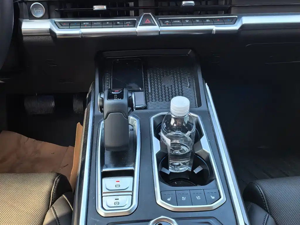 Tank 400 New Energy 2024 Hi4-T Off-Road Version купить на сайте DeffCars