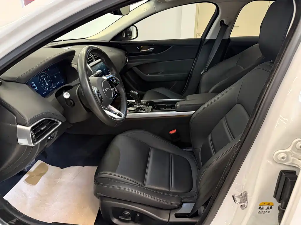 Jaguar XEL 2020 2.0T 200PS R-DYNAMIC Youth Sports Edition купить на сайте DeffCars