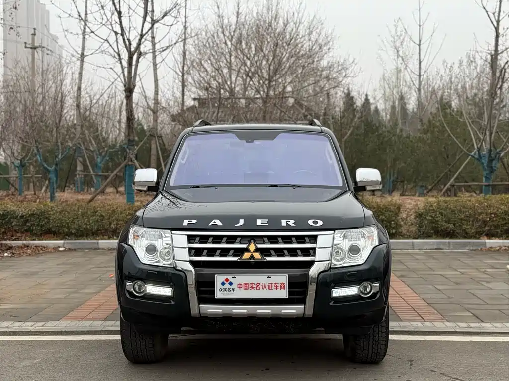 Pajero imported 2016 3.0L automatic premium version, National V купить на сайте DeffCars