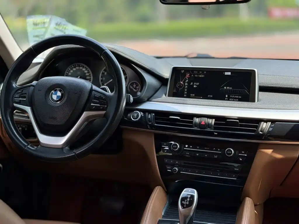 BMW X6 2015 xDrive35i leading model купить на сайте DeffCars