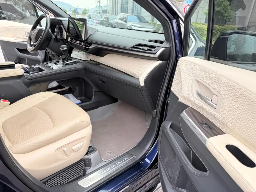 SIENNA 2021 2.5L Hybrid Premium Edition купить на сайте DeffCars