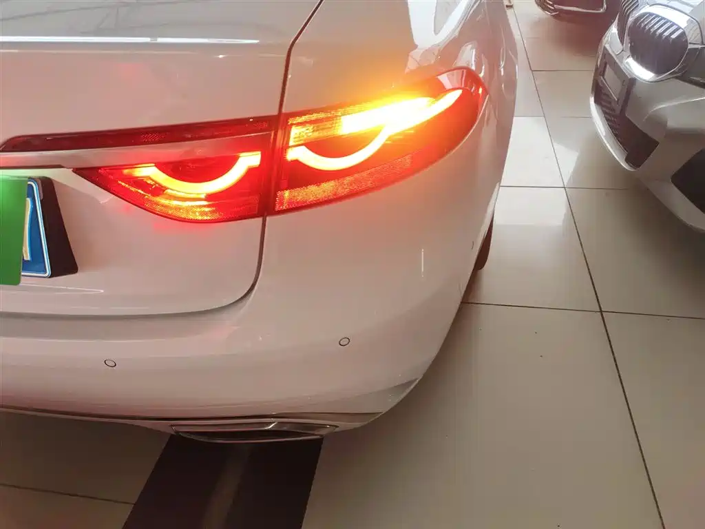 Jaguar XFL 2022 XFL 2.0T P200 2WD Elite Deluxe Edition купить на сайте DeffCars