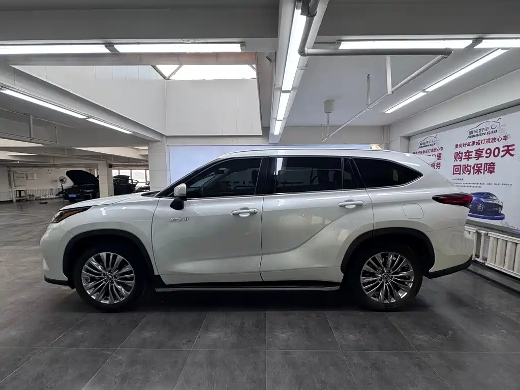 Highlander 2023 2.5L smart electric hybrid dual-engine four-wheel drive luxury version 7 seats купить на сайте DeffCars