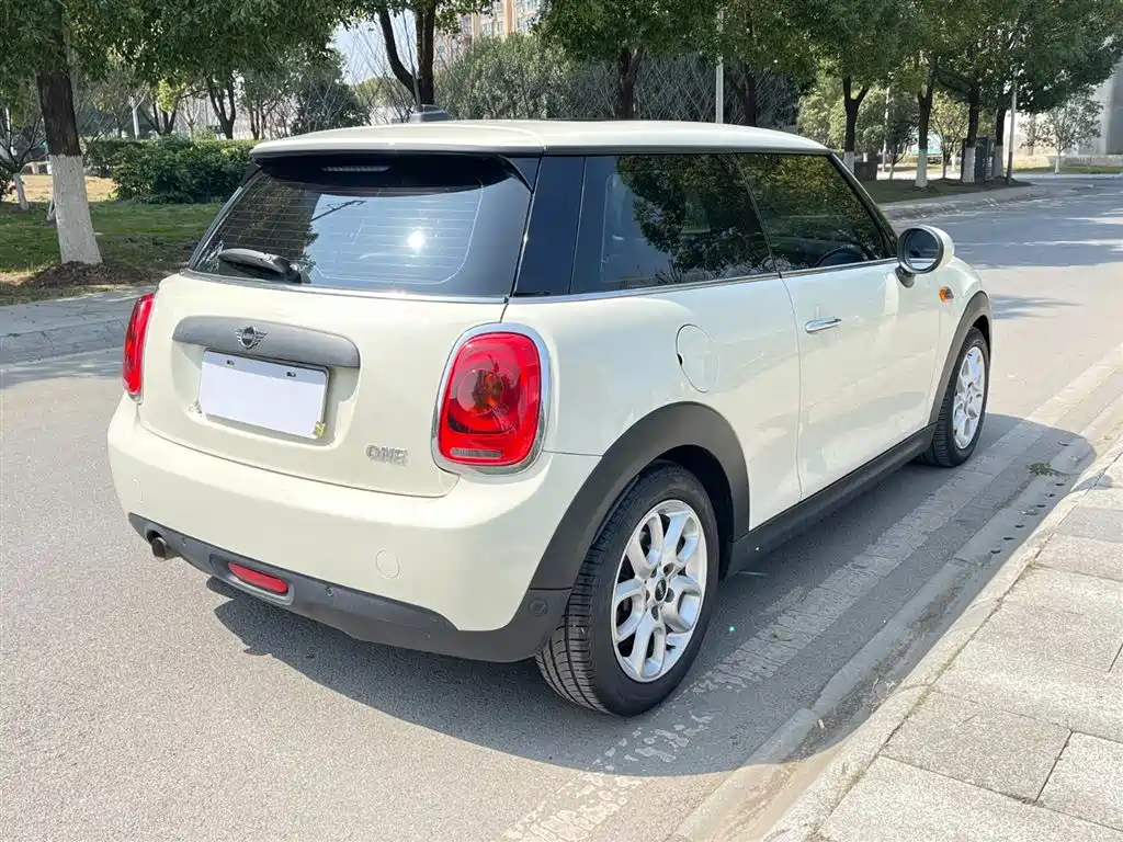 MINI 2018 1.5T ONE PLUS купить на сайте DeffCars