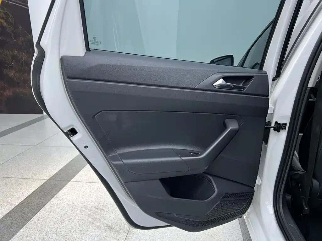 Polo 2021 Plus 1.5L Automatic Colorful Technology Edition купить на сайте DeffCars