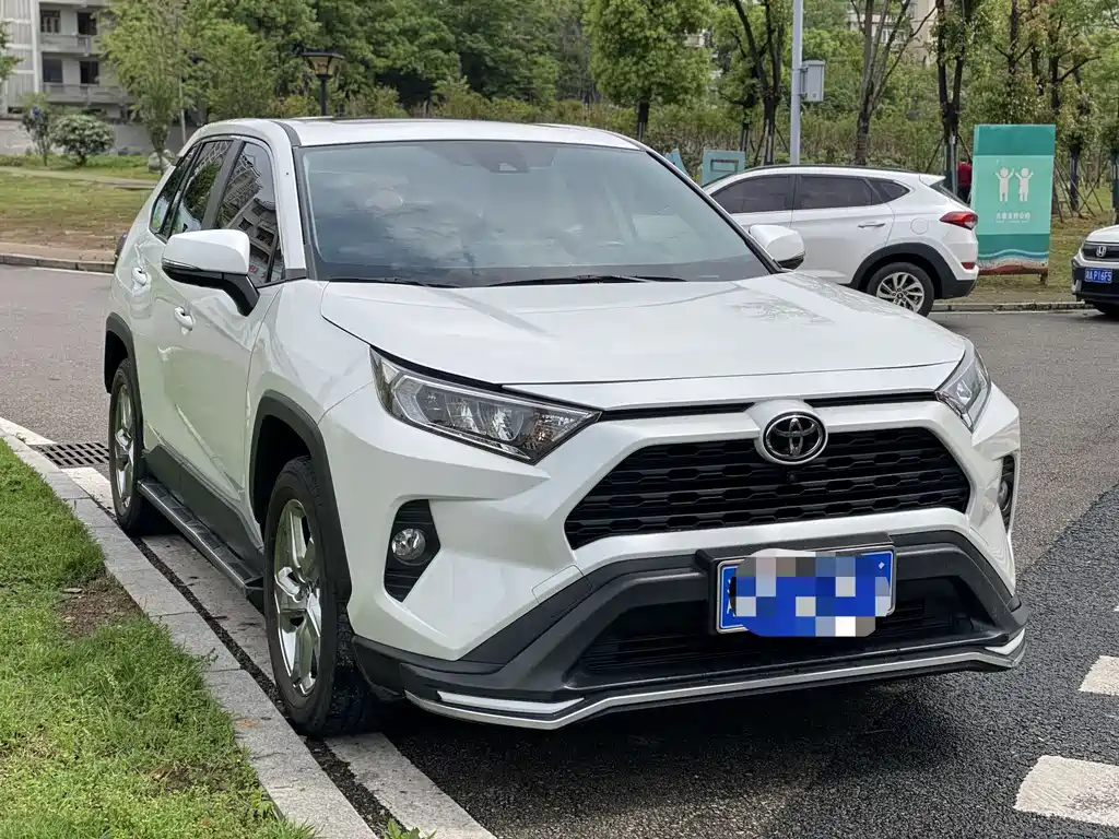 RAV4 Rongfang 2021 2.0L CVT two-wheel drive fashion PLUS version купить на сайте DeffCars