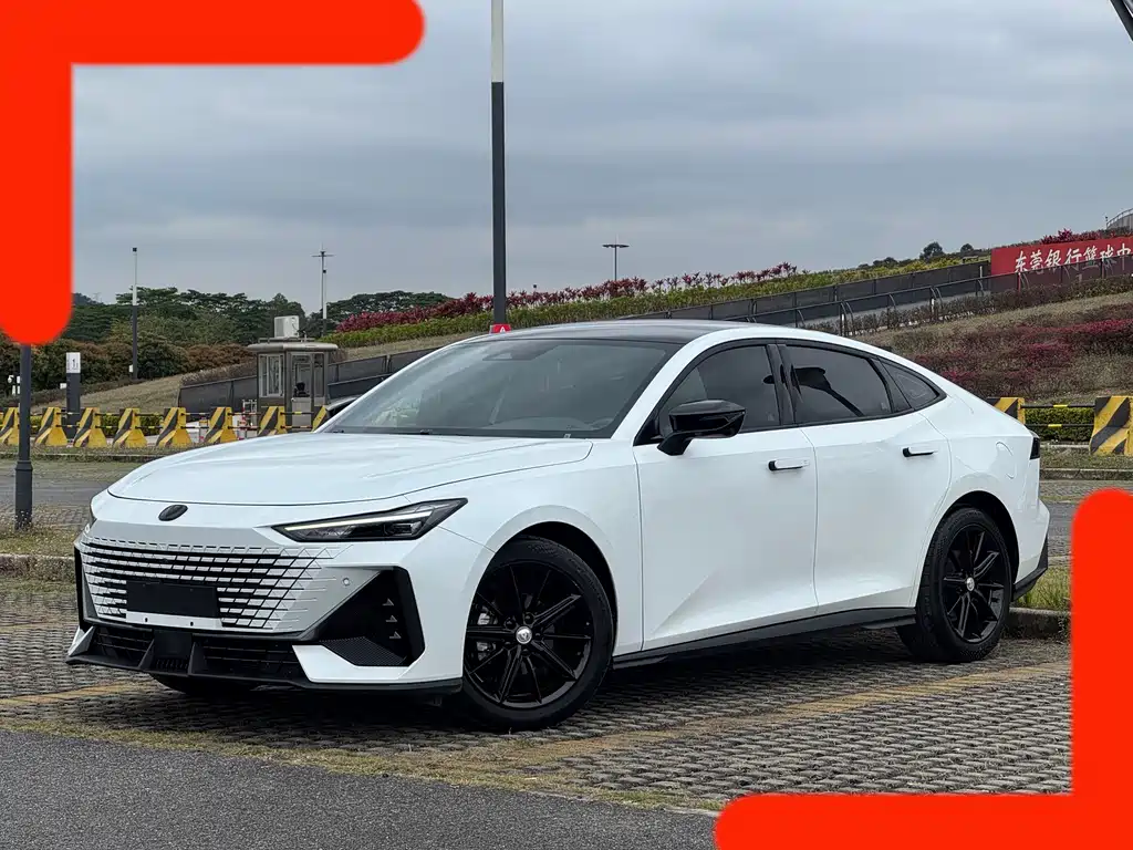 Changan UNI-V 2023 1.5T premium model купить на сайте DeffCars