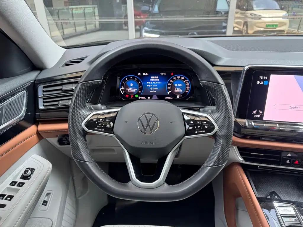 Touron 2022 380TSI four-wheel drive luxury version купить на сайте DeffCars