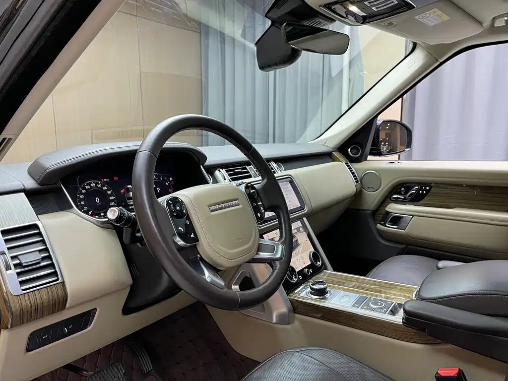 Range Rover 2018 3.0 SC V6 Vogue Extended Edition купить на сайте DeffCars