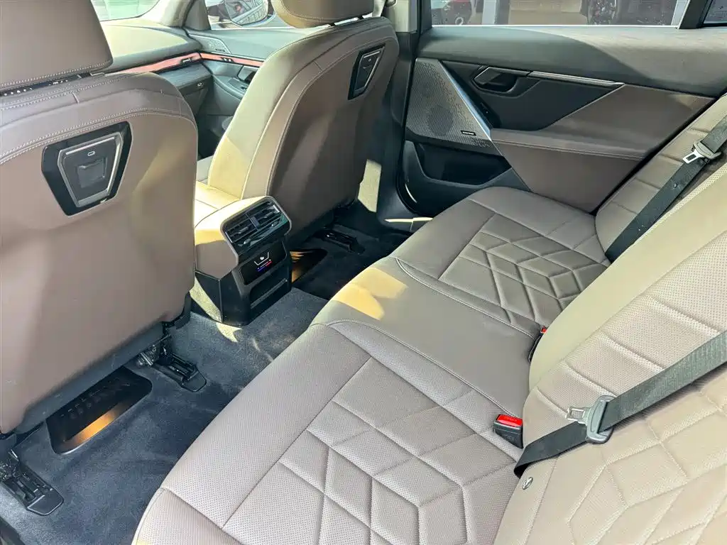 BMW 5 Series 2024 530Li Leading Luxury Package купить на сайте DeffCars