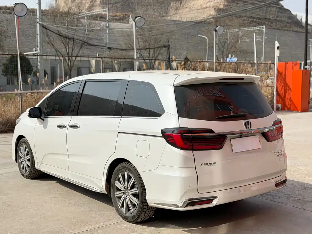 Odyssey 2022 2.0L e:HEV Rui·Lingxiang Edition купить на сайте DeffCars
